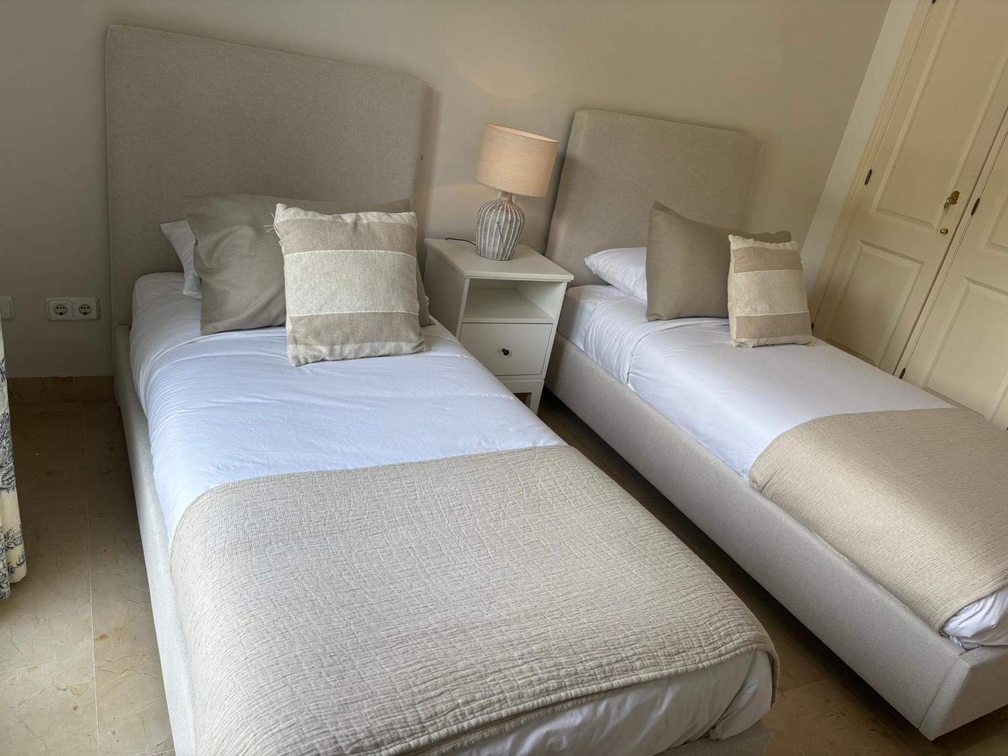 Apartment In El Presidente Beach Side New Golden Mile Естепона Екстериор снимка