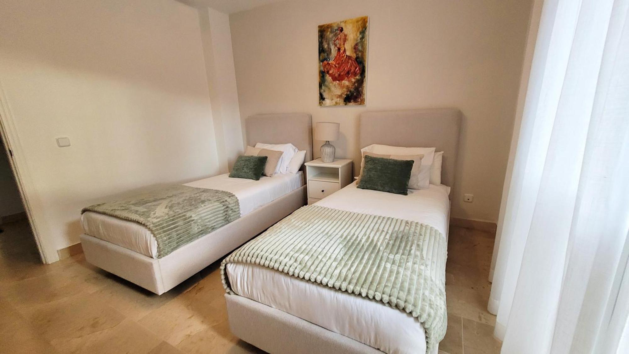 Apartment In El Presidente Beach Side New Golden Mile Естепона Екстериор снимка