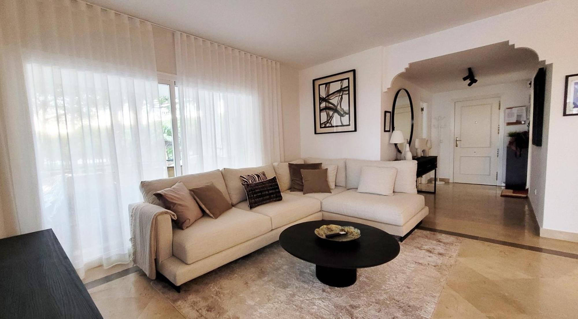 Apartment In El Presidente Beach Side New Golden Mile Естепона Екстериор снимка