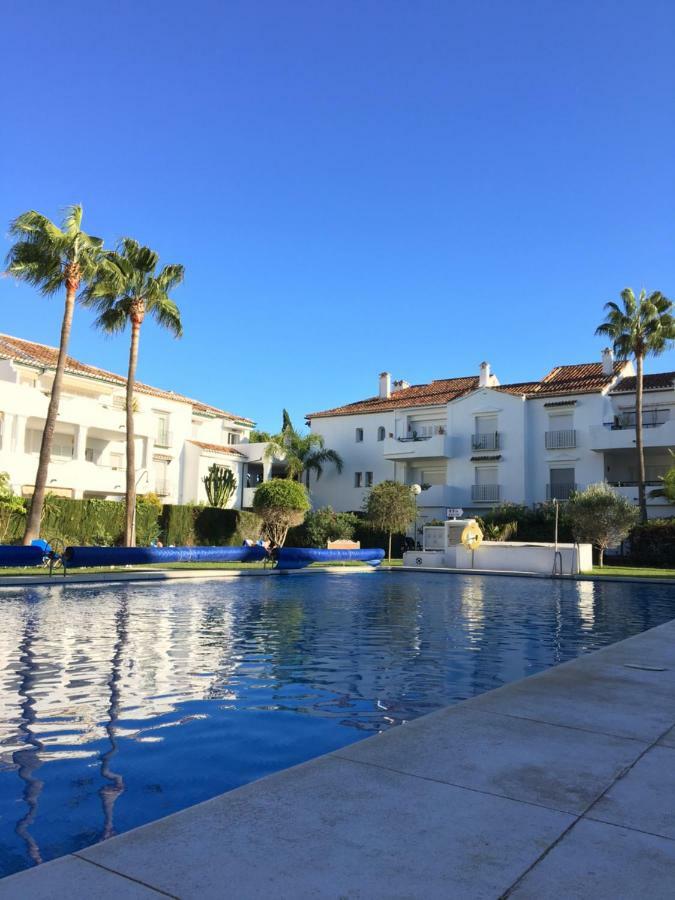Apartment In El Presidente Beach Side New Golden Mile Естепона Екстериор снимка